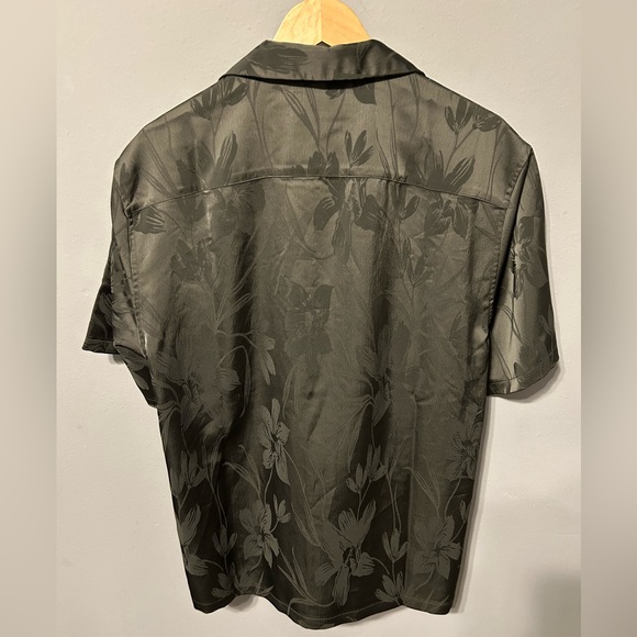 Abercrombie & Fitch Olive Camp Collar Silky Button-Up Shirt - Medium - Picture 2 of 2